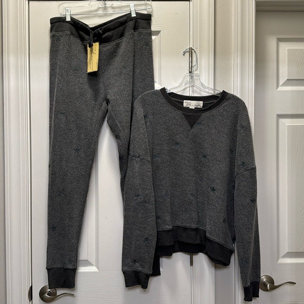 Vintage Havana lounge set, size large, NEW with tags